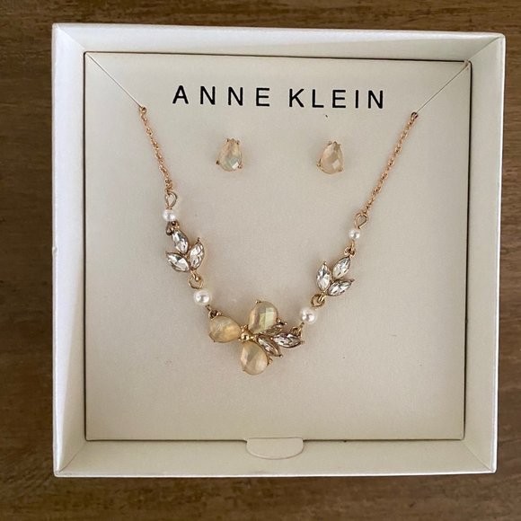 NIB Ann Klein Necklace and Earrings Box Gift Set - Picture 3 of 5